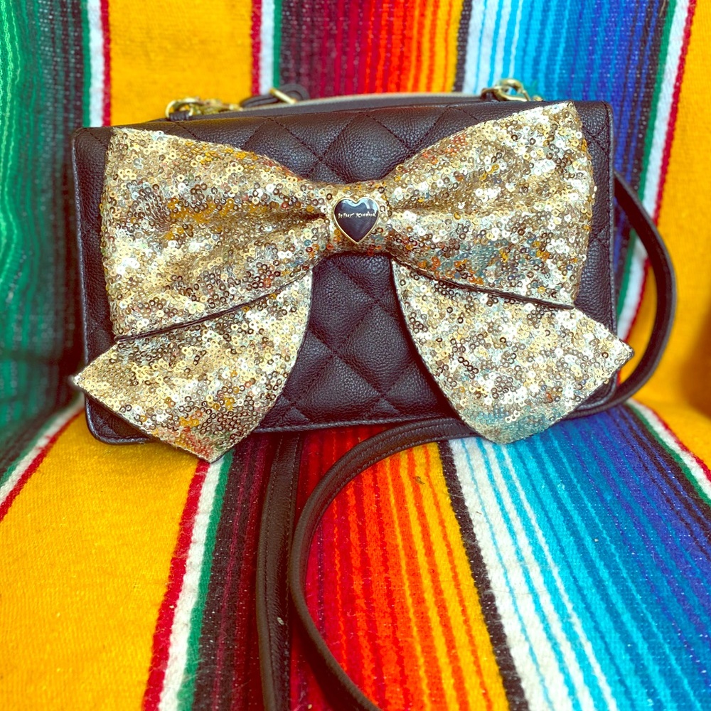 Cute bow Betsey Johnson crossbody clutch purse